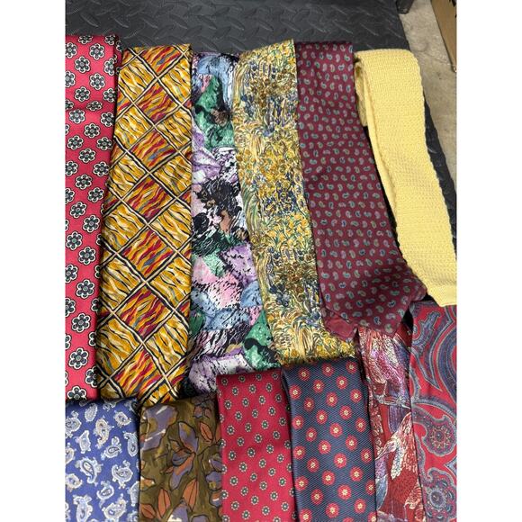 Lot of 50 Groovy Ties: Mostly Silk, Classic Mix J. Garcia Alfani Dior Everything - Picture 8 of 11